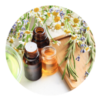 l'aromathérapie c'est l'utilisation essentielles bio en synergie avec le massage de points de réflexologie et dans le mélange des huiles végétales pour le massage bien être